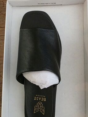 BEAST Slide Sandal Womens